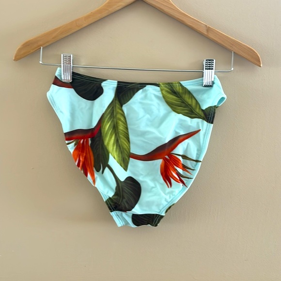 Tommy Bahama Bikini. Blue/Tropical. XS. Excellent Condition. - Picture 4 of 8